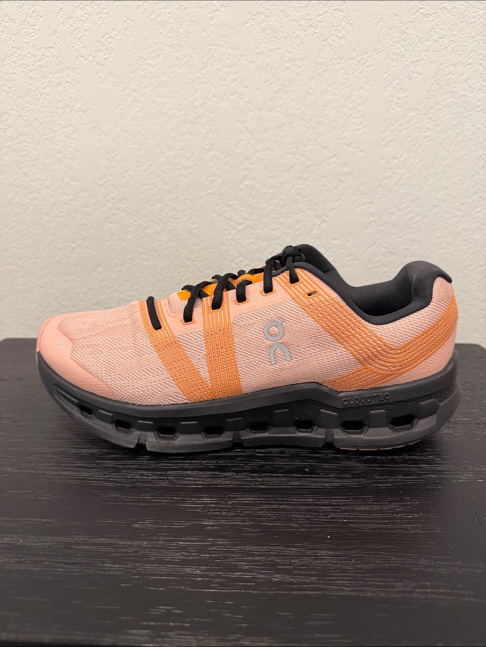 On Cloud Running Women's Size 11 Peach Orange Cloudtec Trainer W11 Workout Shoes